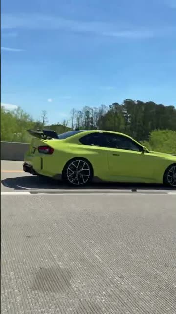 Sao Paulo Yellow M2 out doing highway things